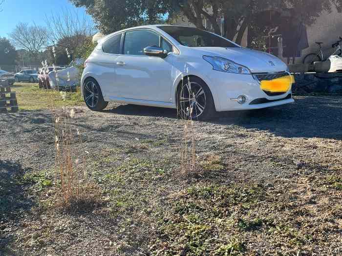 Peugeot 208 GTI