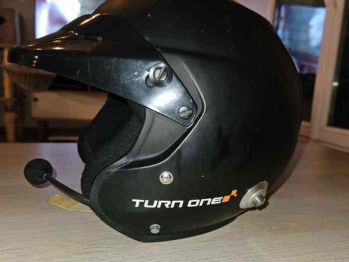 Casque turn one