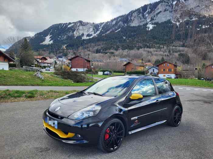 Clio 3 RS Red Bull RB7 0