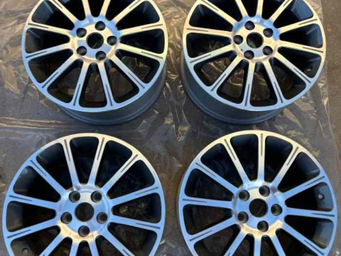 Jantes beebop clio 3 rs 17 pouces 1