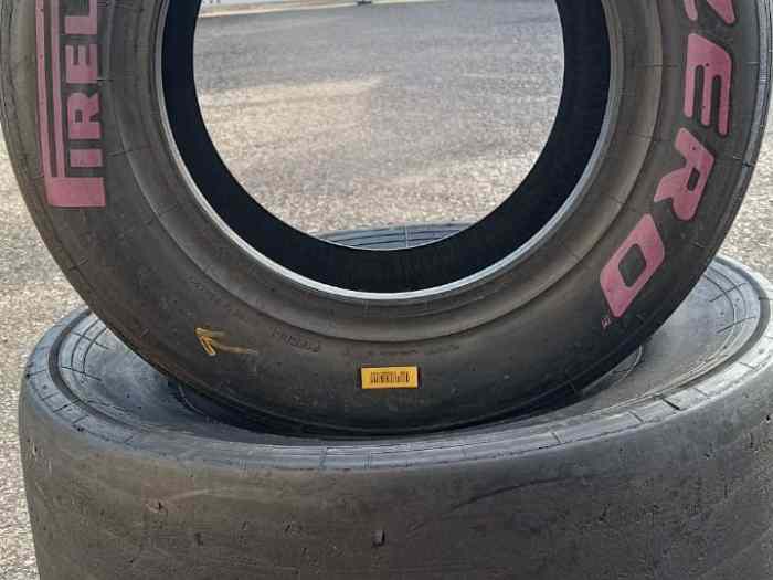Train de Pneu PIRELLI Violet pour Prot...