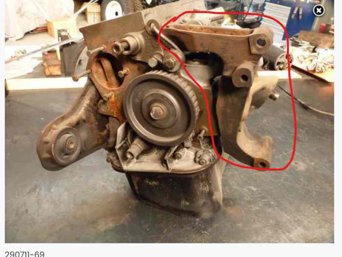 Recherche bloc + bas moteur lancia bet...