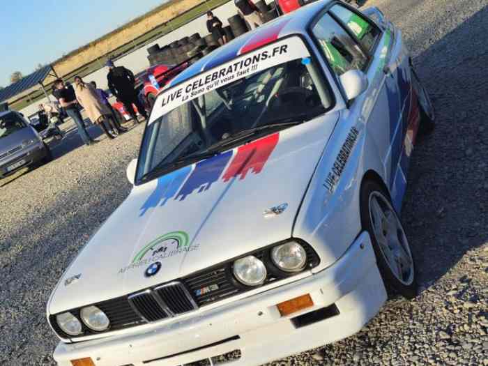 BMW M3 E30 replica avec passeport F2000 5