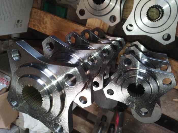 Moyeux clio 27 cannelures