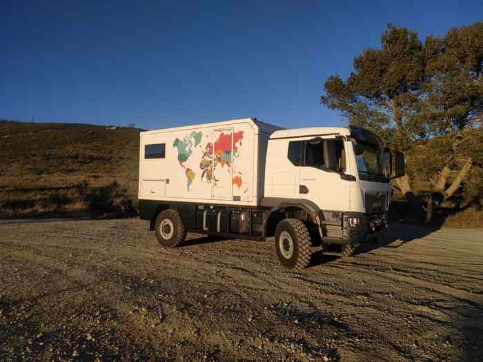 MAN 13.290 Globe Camper