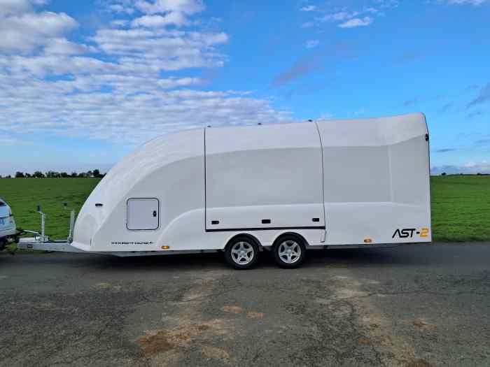 Remorque porte voiture fermée rigide anglaise AUTO SPORT TRAILERS modèle AST2 4