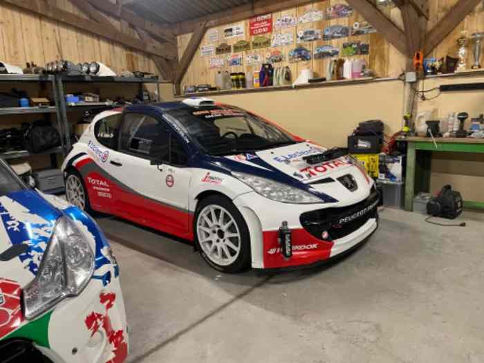 VEND OU ECHANGE 207 s2000 full evo 2013 0