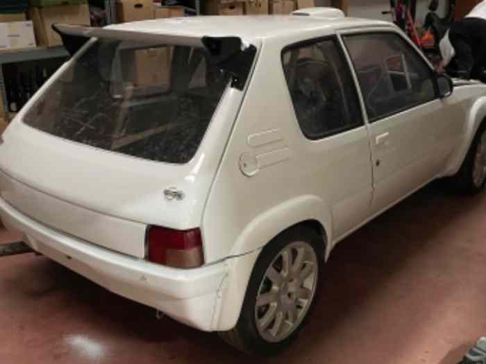 Peugeot 205 F2000/14 3