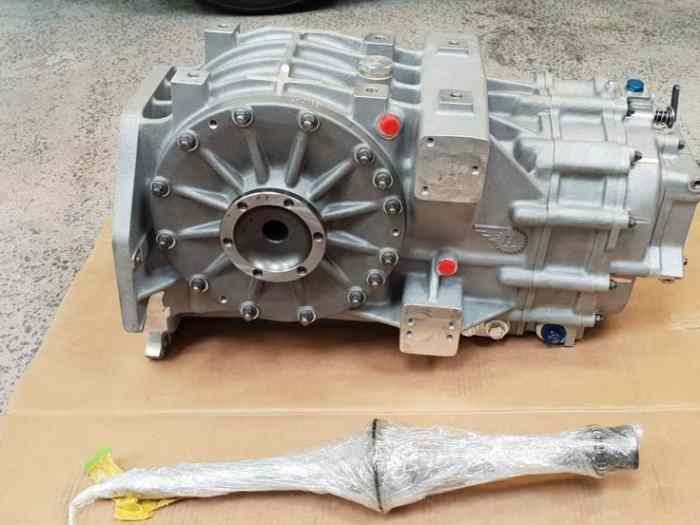 Hewland NLT 6 speed sequential transmission