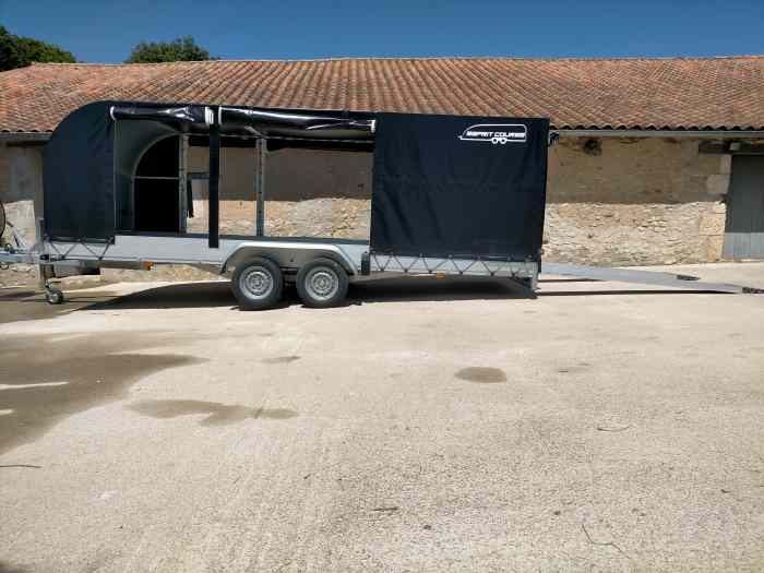 ***EN STOCK***Treuil électrique + éclairage intérieur led offerts : Remorque fermée bâchée 5m x 2m plateau aluminium très légère 720kg. 1