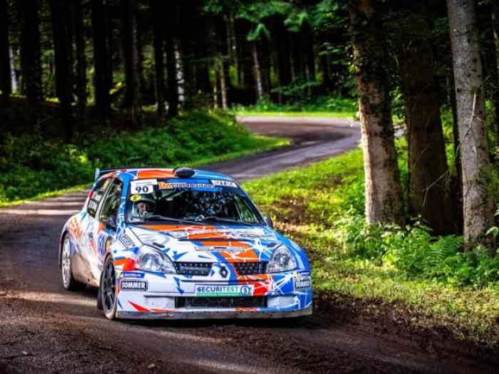 Clio super 1600 - Etat neuf