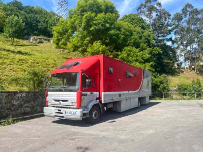 Camion aménagé transport moto