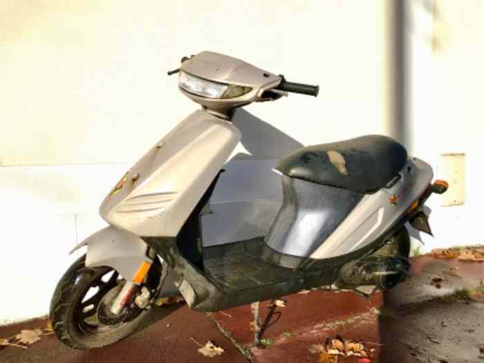 Scooter vintage 2T à débarrassé (pas cher) 0
