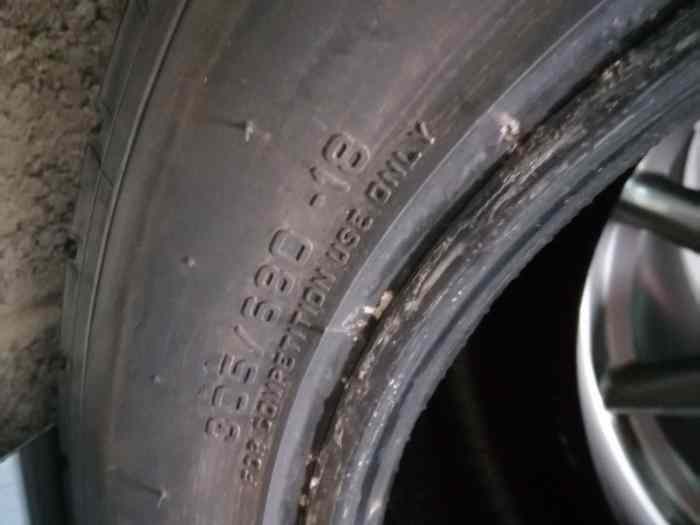 paire pneus pluie pirelli 305 680 18 2