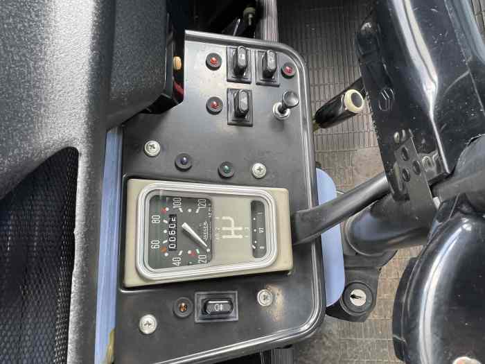 A VENDRE : Citroën 2CV6 Spécial 3
