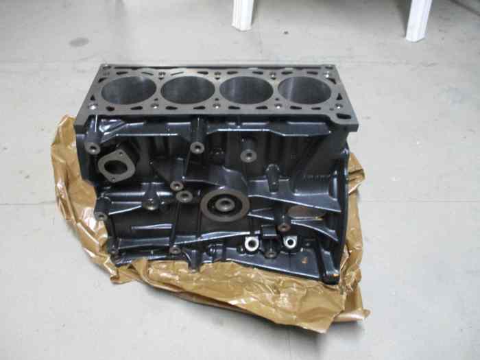 bloc moteur clio f4r 830