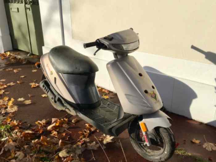 Scooter vintage 2T à débarrassé (pas cher) 1