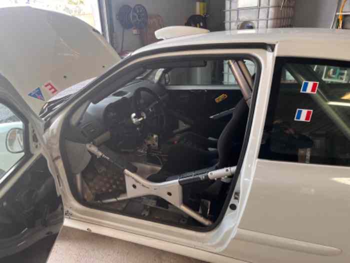 Clio rs 2 f2000/14 1