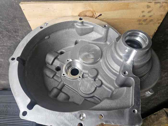 Vends carter embrayage +CARTER EVO M10 neuf 208 r2. 1