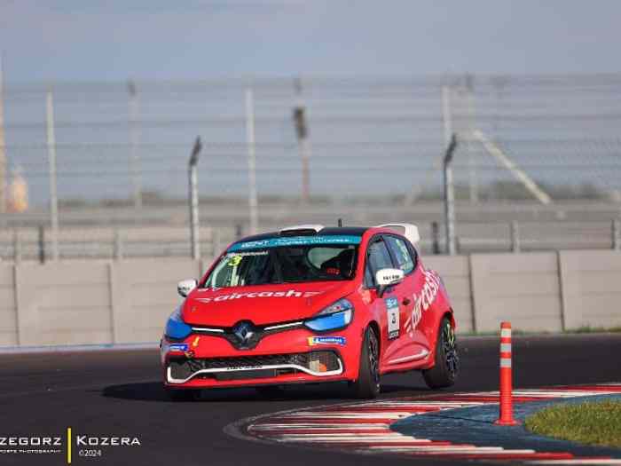 Renault Clio 4 RS Cup with Endurance k...