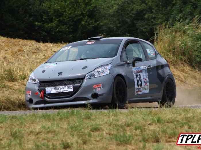 Peugeot 208 r2
