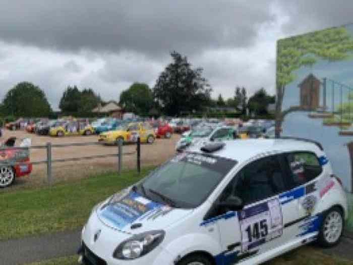 Mt Location compétition loue twingo r1...