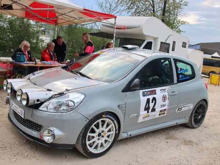 Clio R3 MAX 250 SWINDON
