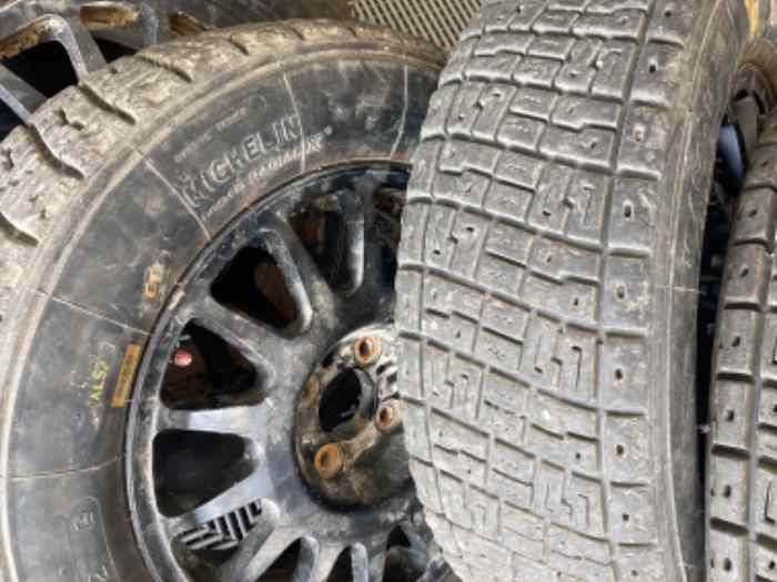 Jantes et pneus clio rc5 pneus terre Michelin Xl 92 4
