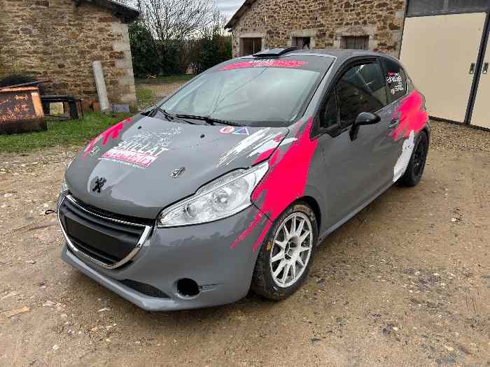 Peugeot 208 r2 0