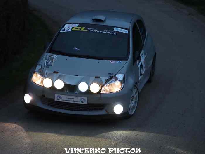 Clio R3 MAX 250 SWINDON 4
