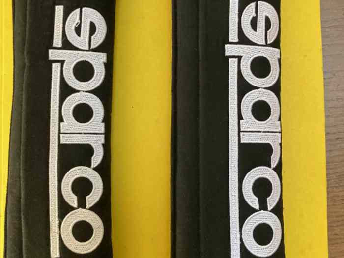 2 PROTÈGE-HARNAIS SPARCO NOIR NEUF