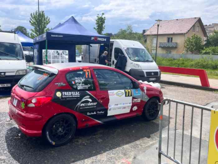 206 top GR n + caisse et gros lot de b...