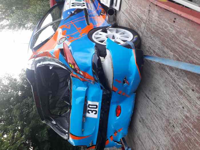 Peugeot 206 accidetée 1