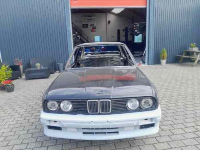 A vendre, une véritable carrosserie BMW M3 E30 avec des papiers espagnols – photo 4 sur 6
