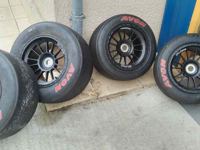 Vends jante et pneu Avon 1