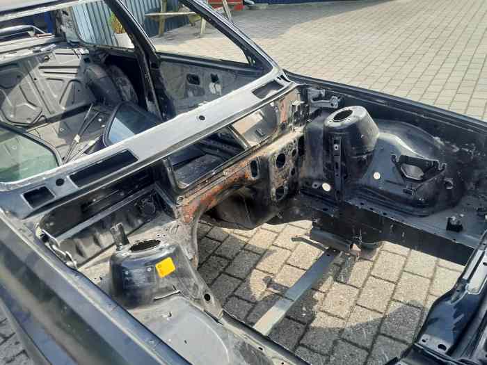 A vendre, une véritable carrosserie BMW M3 E30 avec des papiers espagnols – photo 5 sur 6