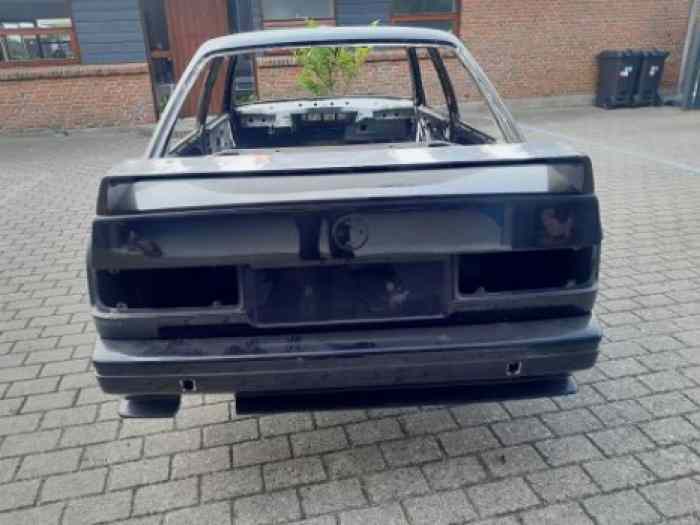 A vendre, une véritable carrosserie BMW M3 E30 avec des papiers espagnols – photo 2 sur 6