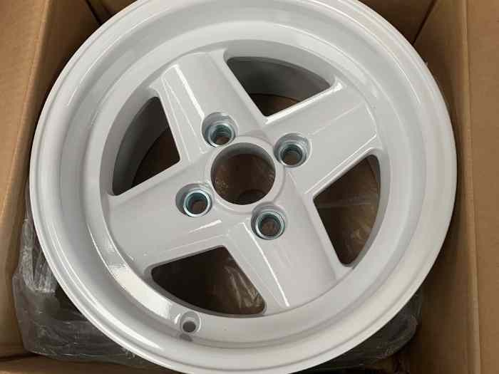 Revolution Jantes 8x13 Reservoir Long ...