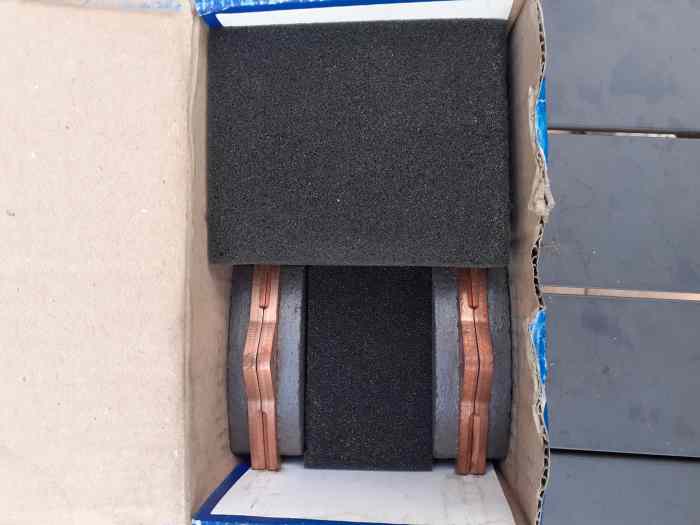 Plaquettes AR Clio R3 Access Carbone Lorraine 2