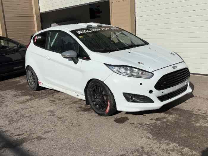 Ford Fiesta r2t 1