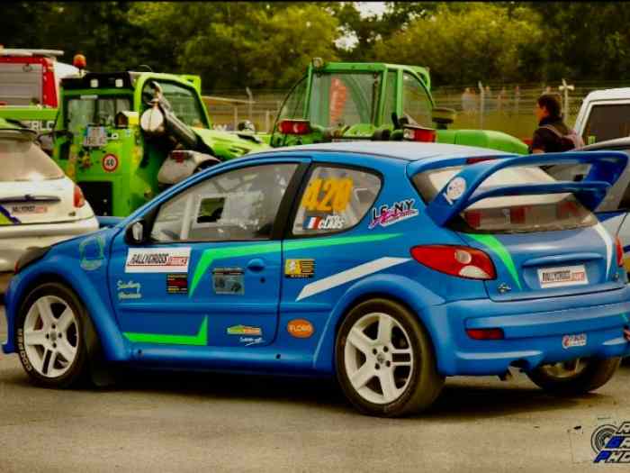 Caisse 206+ F2000 4