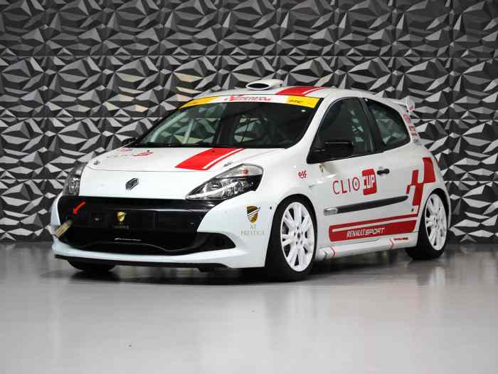 RENAULT CLIO 3 Cup X85