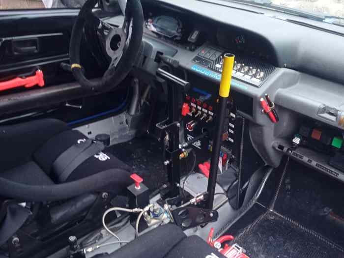 URGENT VEND CLIO F2000/14 2