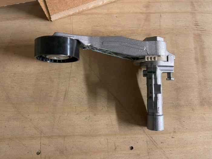 Tendeur dynamique de distribution moteur Peugeot EP6 1.6 THP 308 GTI/RCZ 1