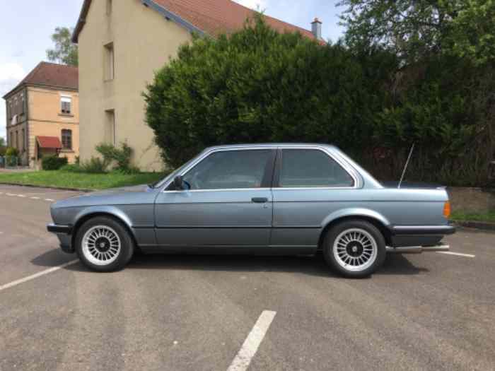 BMW E30 323i Sport - Boite Inversée - Dogleg 1