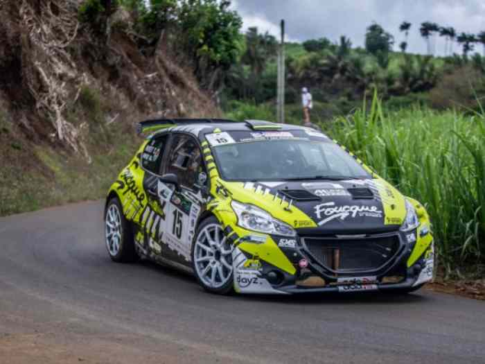 Peugeot 208T16 4