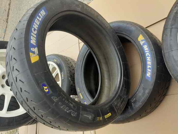 Pneus Michelin Connectés 19 63-17