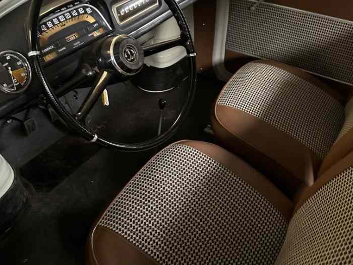 RENAULT DAUPHINE 1093 2
