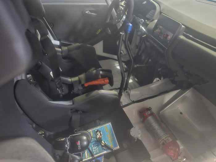 Clio rcr5 1