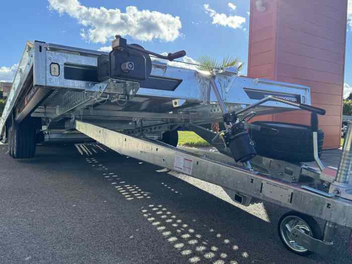 REMORQUE BRIAN JAMES PORTE VOITURE BASCULANTE T-TRANSPORTER 5.50m X 2.24m 3500 kg / 3 ESSIEUX / OPTIONS TREUIL ALKO / RAMPES LONGUES / KIT BASCULEMENT HYDRAULIQUE / TVA RECUPE... 3